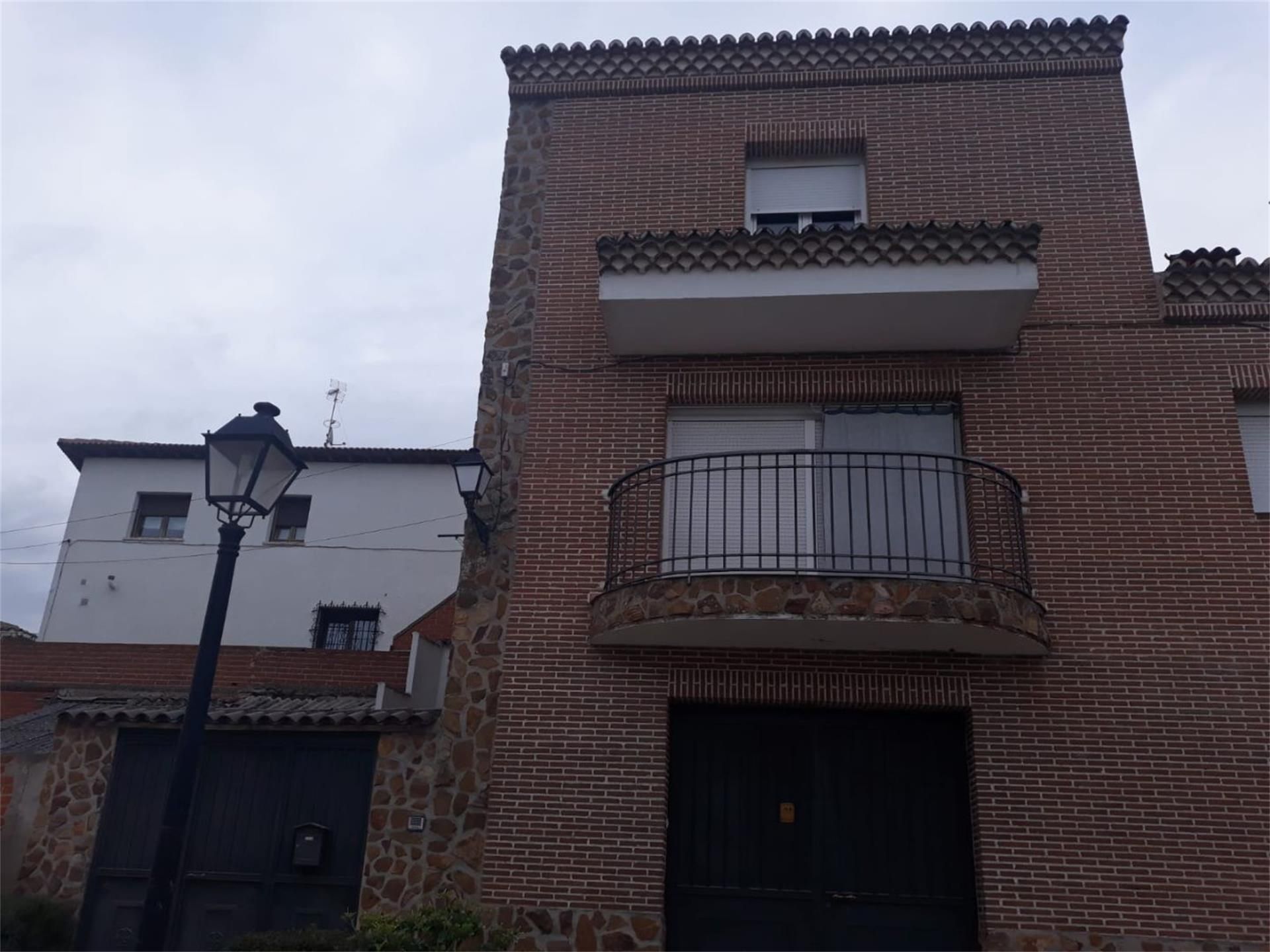 Exterior view of Single-family semi-detached for sale in Palomeque  with Heating, Private garden and Terrace