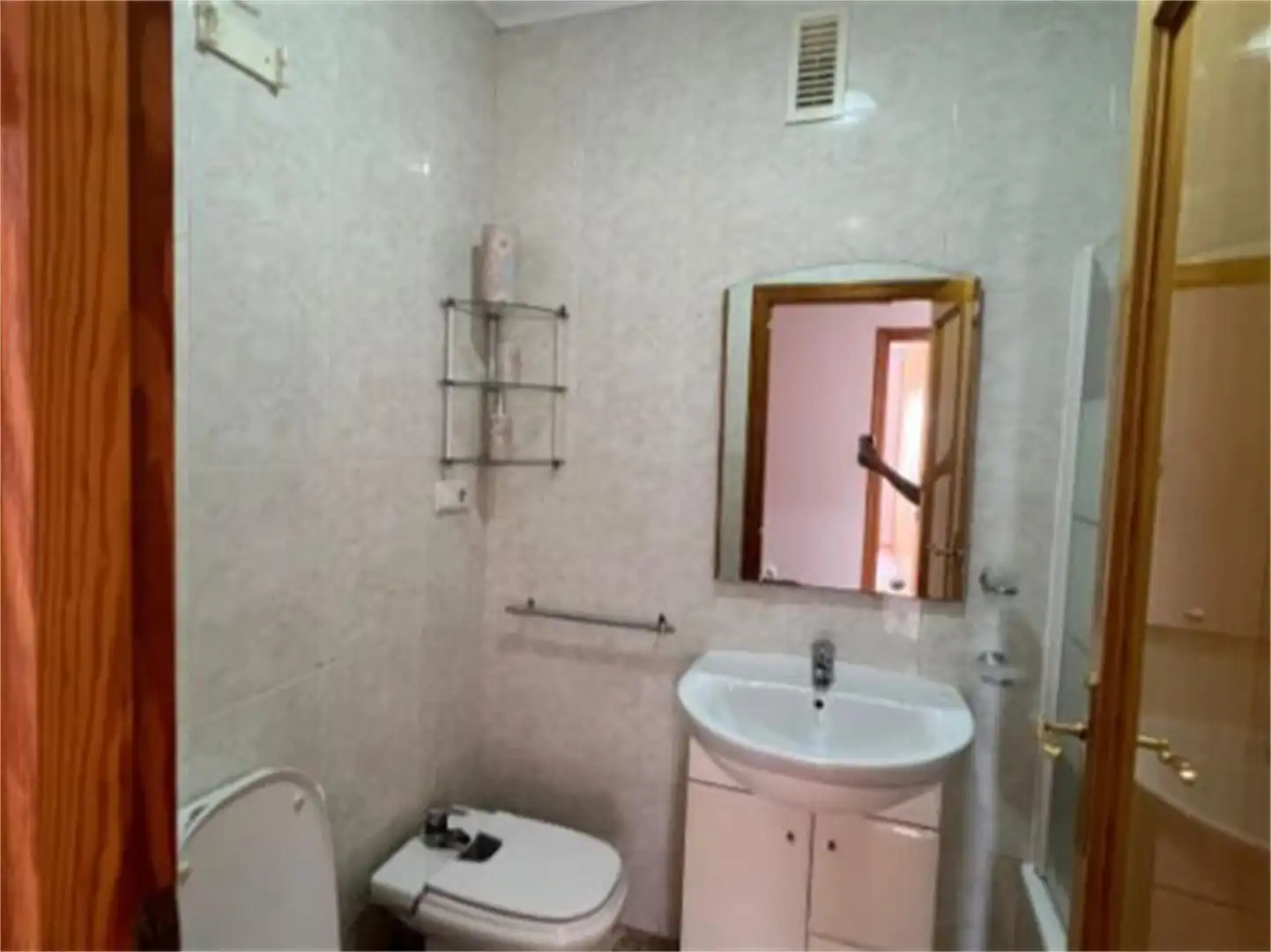 Flat for sale in Calle Ramón y Cajal, Archena Bathroom of Flat for sale in Archena with Air Conditioner, Terrace and Balcony