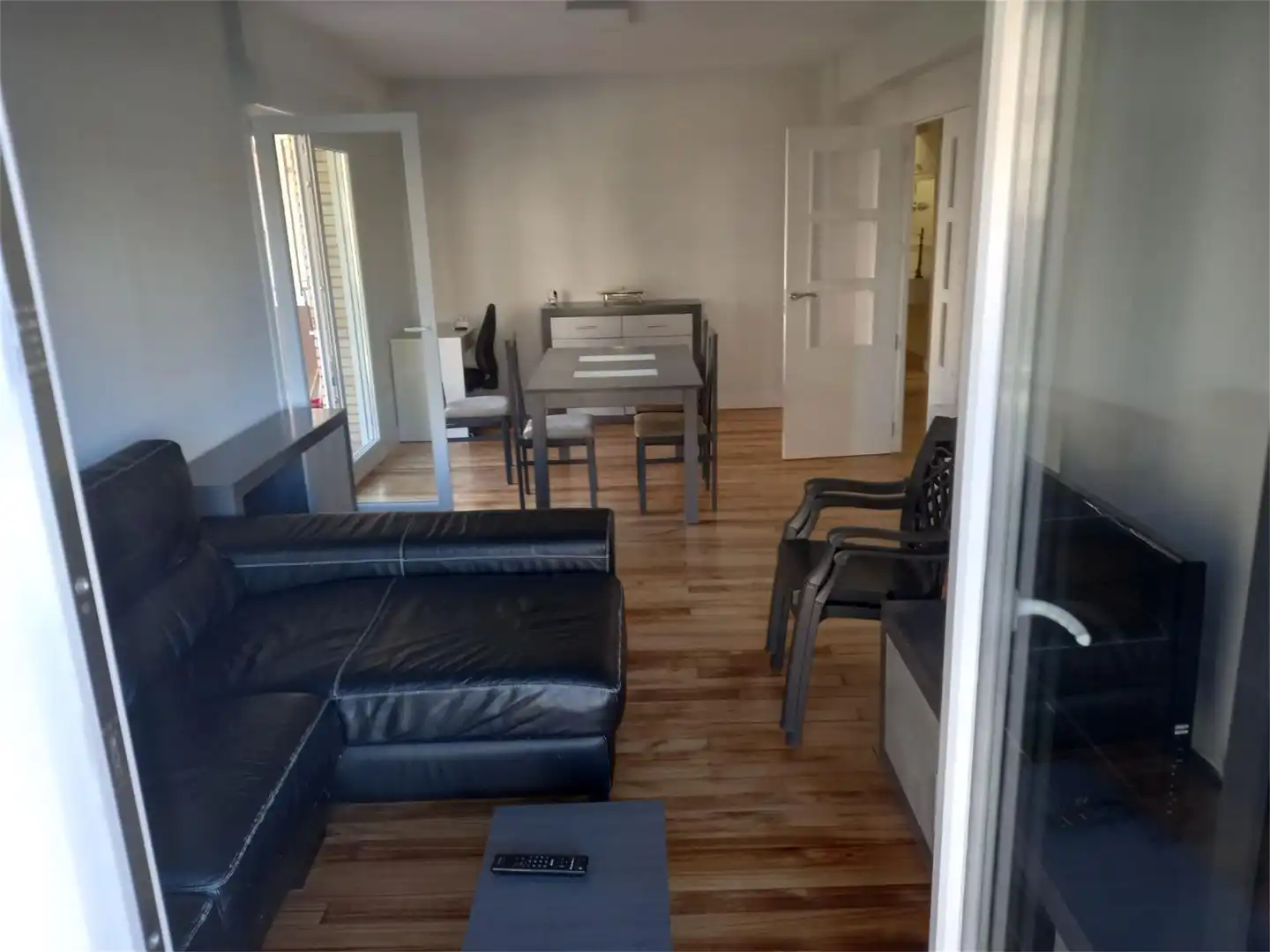 Piso de alquiler en Paseo Ocharan Mazas, Brazomar Sala de estar de Piso de alquiler en Castro-Urdiales con Calefacción, Jardín privado y Parquet