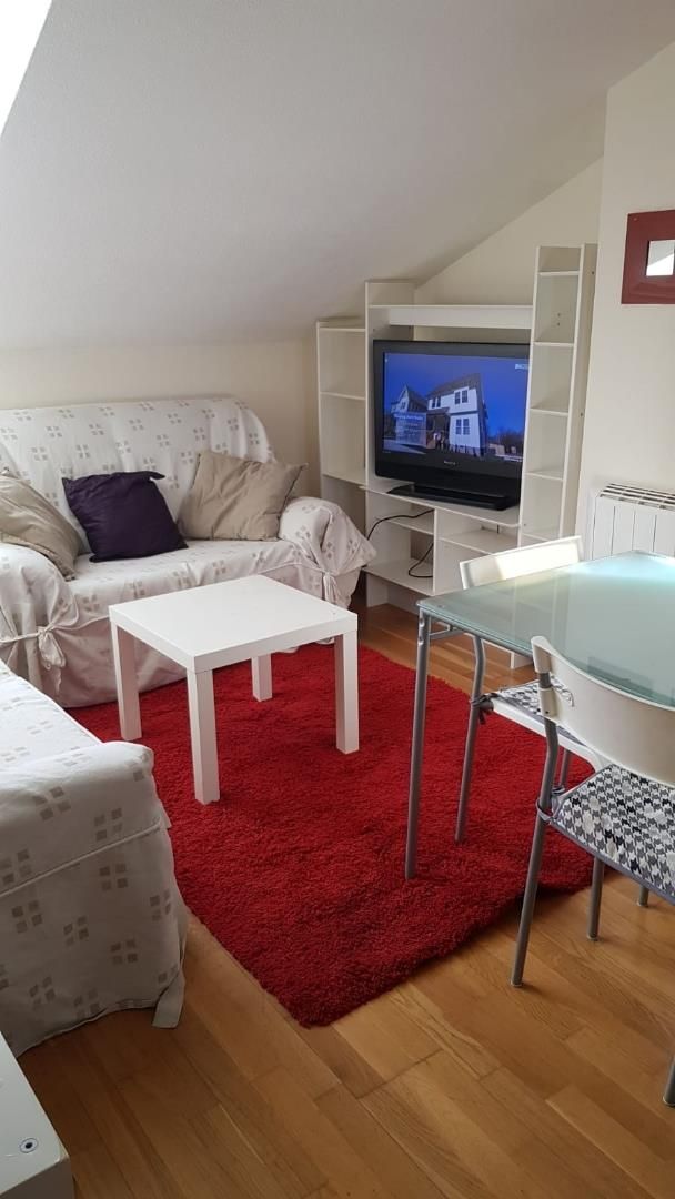Sala d'estar de Pis en venda en El Espinar amb Calefacció, Parquet i Moblat