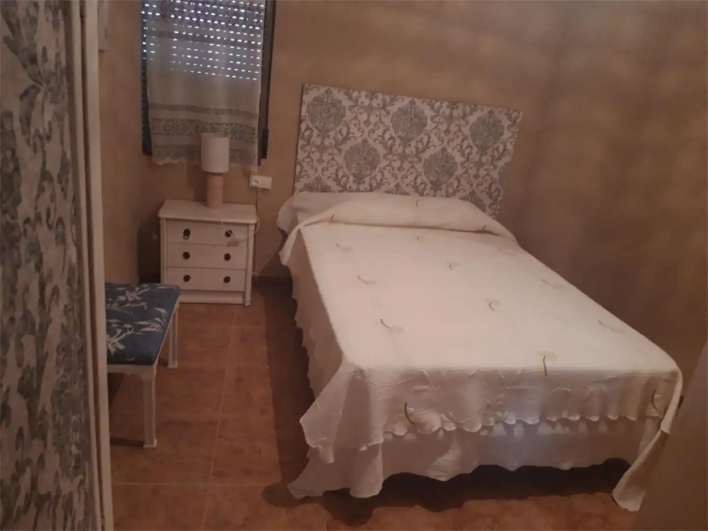 Schlafzimmer von Erdgeschoss zur Miete in Mata de Alcántara mit Möbliert