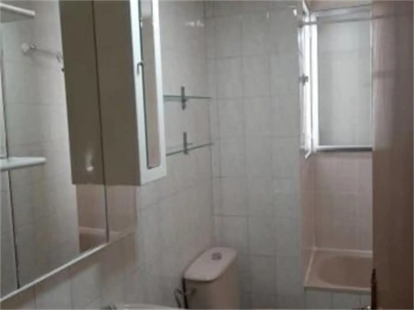 Piso de alquiler en Calle de Antonio Gómez Galiana, 3, Bellas Vistas Baño de Piso de alquiler en Madrid con Aire acondicionado, Calefacción y Amueblado