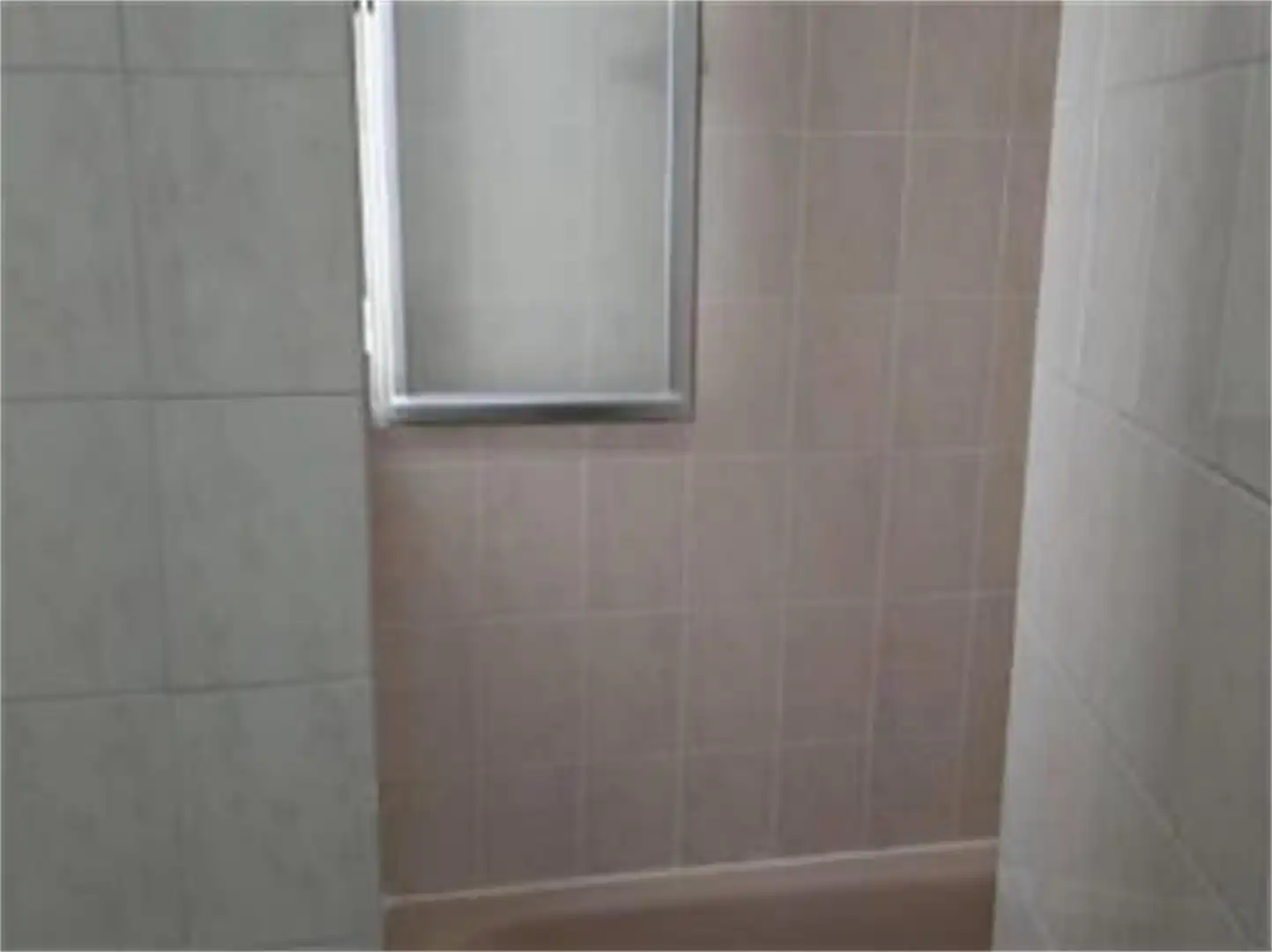 Piso de alquiler en Calle de Antonio Gómez Galiana, 3, Bellas Vistas Baño de Piso de alquiler en Madrid con Aire acondicionado, Calefacción y Amueblado
