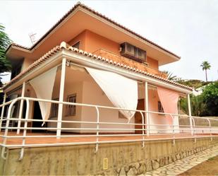 Vista exterior de Casa o xalet en venda en Gandia amb Aire condicionat, Terrassa i Piscina