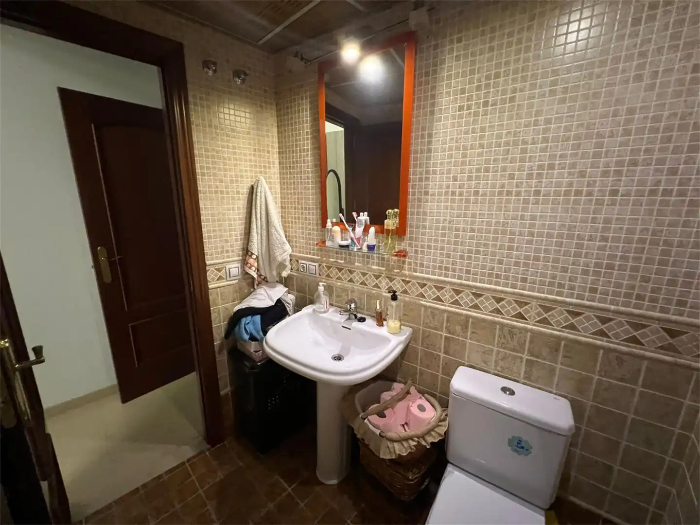 Flat for sale in Calle Pedro de Dios, 20, Alcolea Bathroom of Flat for sale in Córdoba with Air Conditioner, Heating and Storage room