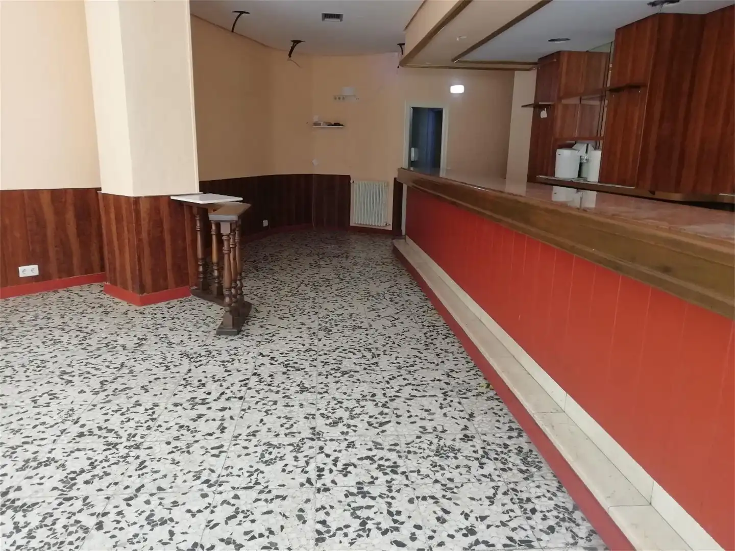Planta baixa de lloguer en León Capital  amb Calefacció