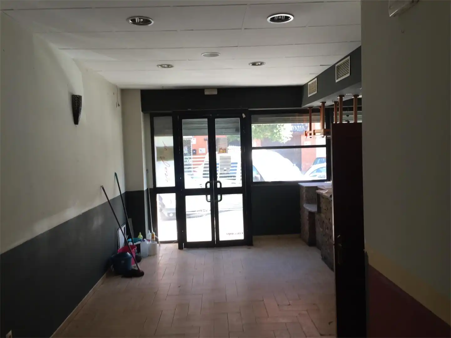 Commercial properties for sale in Calle Fernando Villalón, Arco Norte - Avda. España Commercial properties for sale in Dos Hermanas