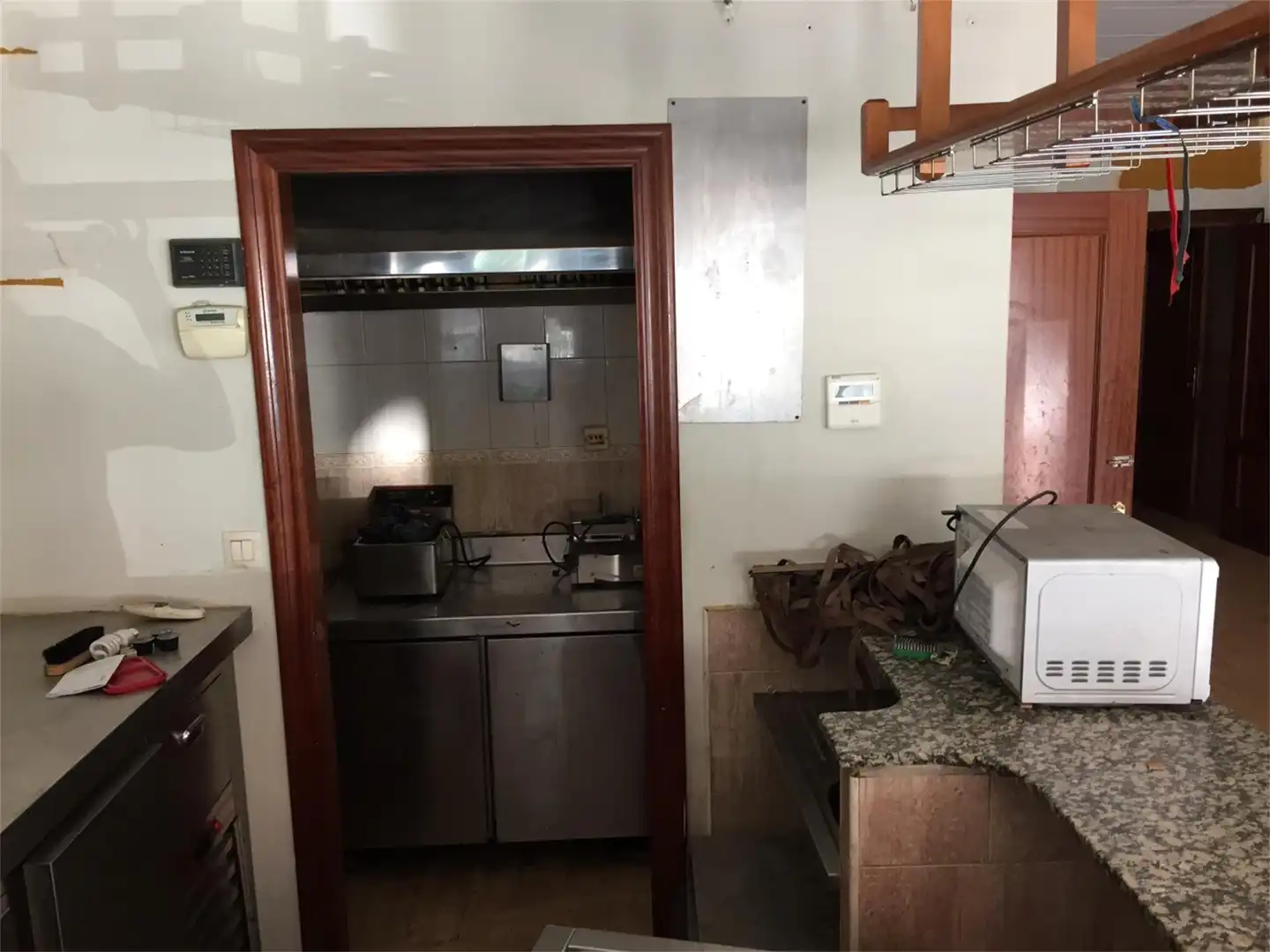 Commercial properties for sale in Calle Fernando Villalón, Arco Norte - Avda. España Kitchen of Commercial properties for sale in Dos Hermanas