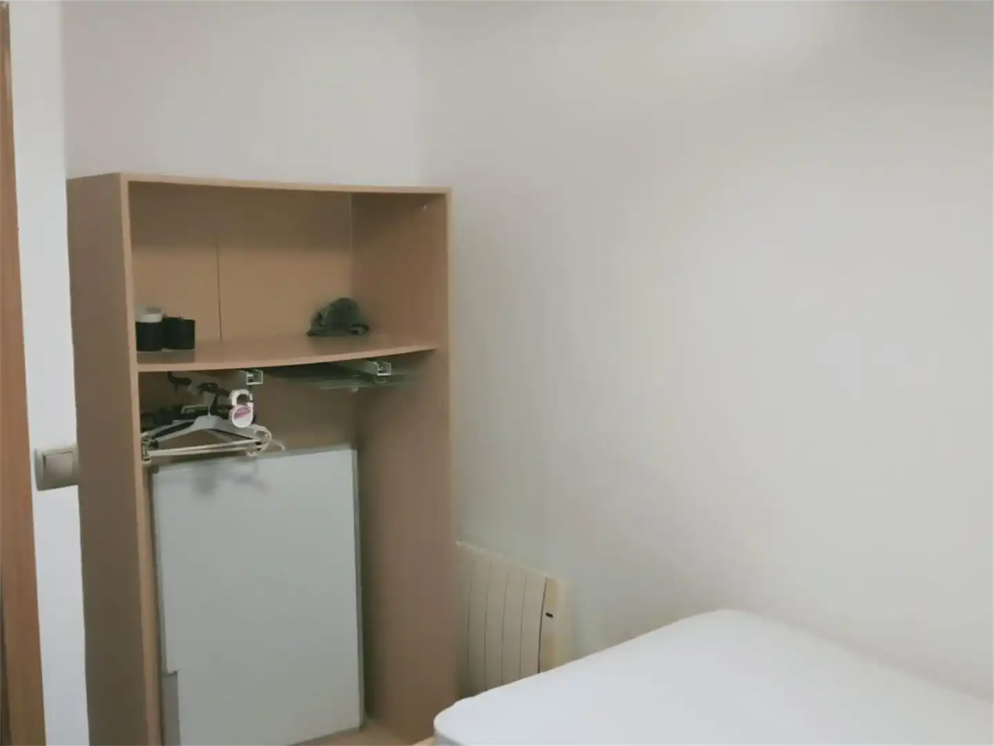 Room in Avenida de la Virgen del Val, 49, Val Bedroom of Flat for share in Alcalá de Henares with Heating, Private garden and Parquet flooring