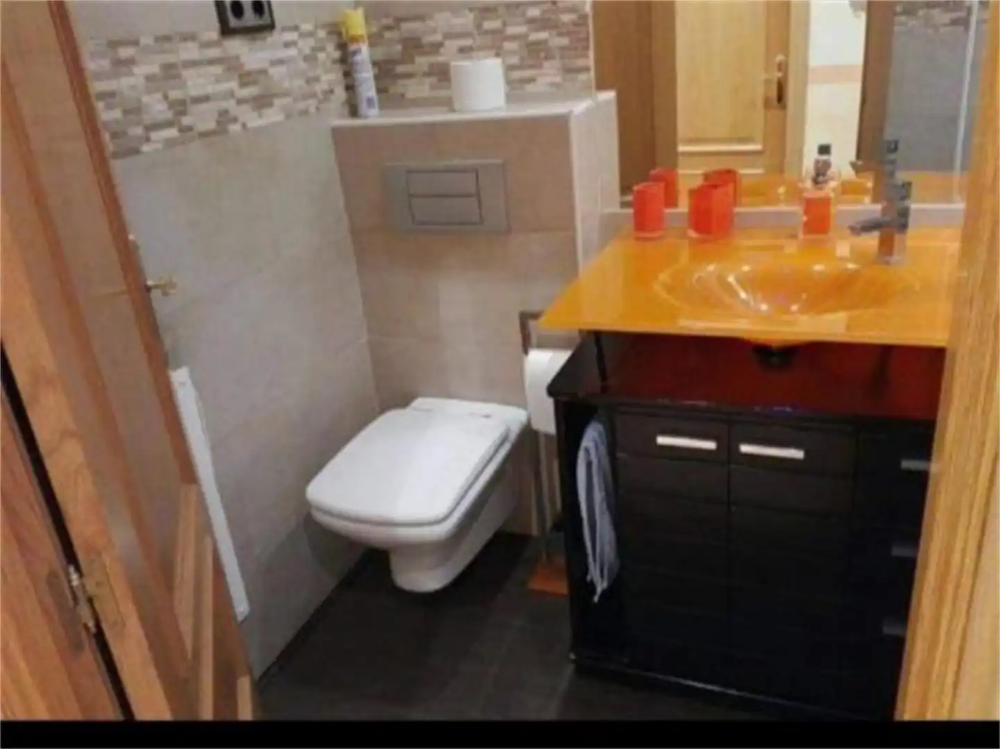Room in Avenida de la Virgen del Val, 49, Val Bathroom of Flat for share in Alcalá de Henares with Heating, Private garden and Parquet flooring