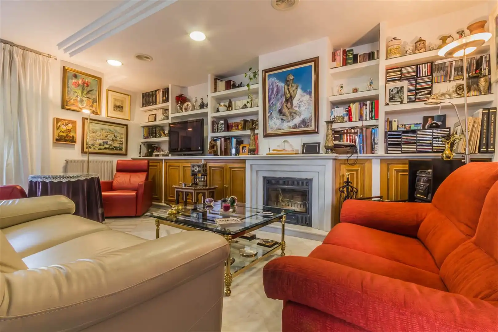 Einfamilien-Reihenhaus zum Verkauf in Calle Almuñécar, Centro - Sagrario Wohnzimmer von Einfamilien-Reihenhaus zum Verkauf in Granada Capital mit Klimaanlage, Terrasse und Schwimmbad