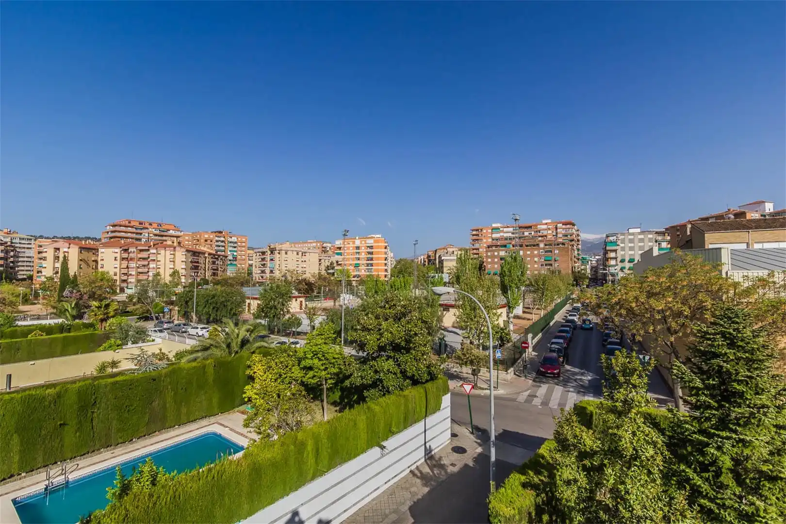 Einfamilien-Reihenhaus zum Verkauf in Calle Almuñécar, Centro - Sagrario Außenansicht von Einfamilien-Reihenhaus zum Verkauf in Granada Capital mit Klimaanlage, Terrasse und Schwimmbad