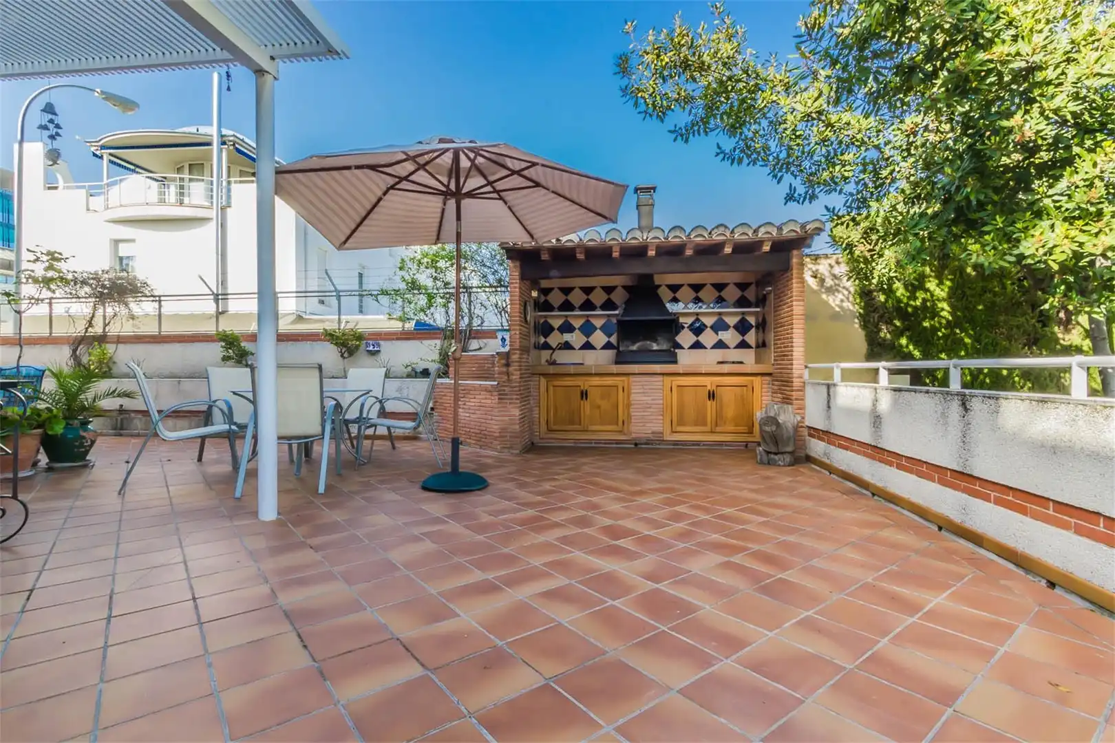Einfamilien-Reihenhaus zum Verkauf in Calle Almuñécar, Centro - Sagrario Terrasse von Einfamilien-Reihenhaus zum Verkauf in Granada Capital mit Klimaanlage, Terrasse und Schwimmbad