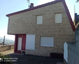 Vista exterior de Casa o xalet en venda en Vigo  amb Balcó