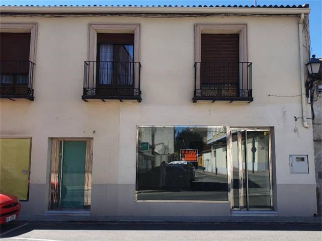 Local comercial en Alquiler en Calle Adoveras en Arévalo