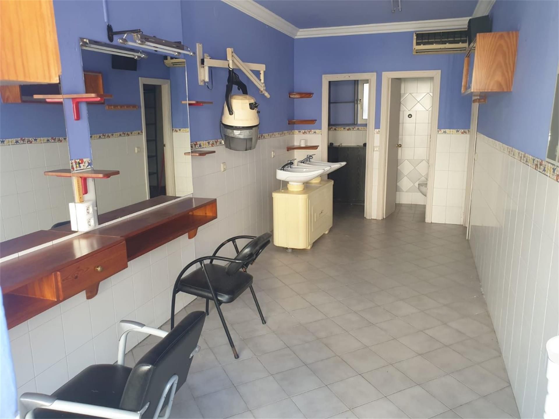 Premises for sale in Herrera del Duque  with Furnished