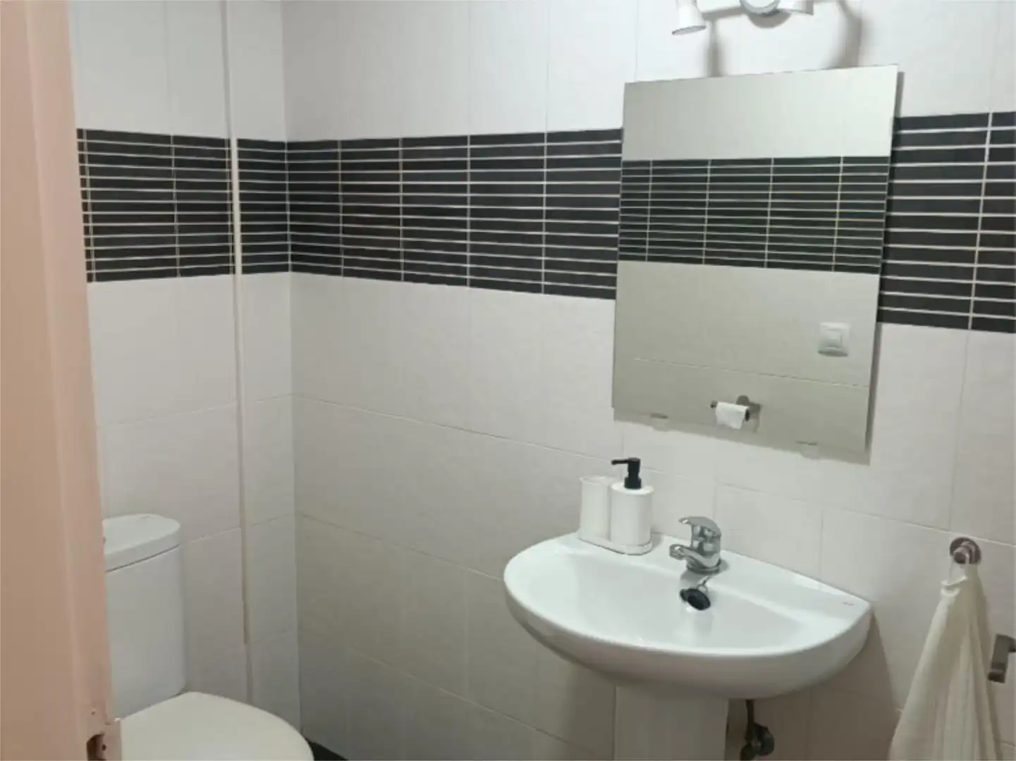 Bathroom of Duplexes for sale in Condado de Treviño  with Balcony
