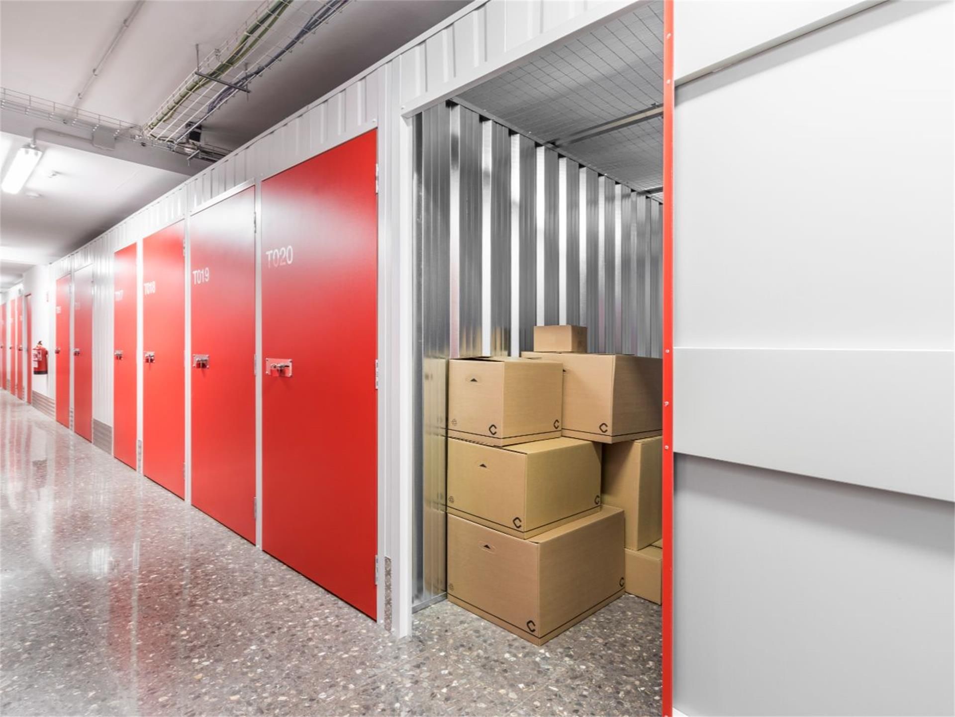 Box room to rent in  Barcelona Capital