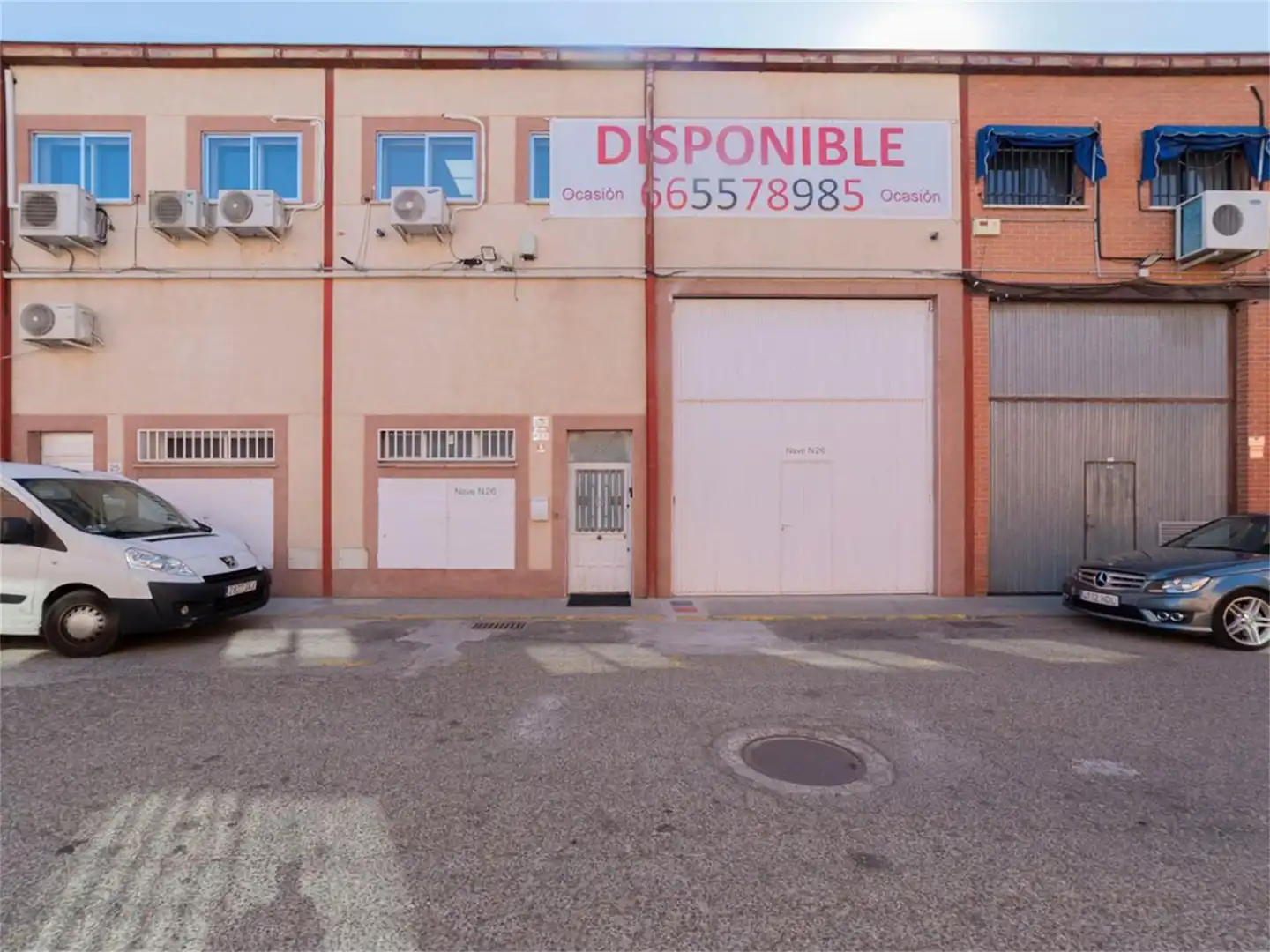 Nau industrial en venda a Calle Valgrande, 10, Zona Industrial Vista exterior de Nau industrial en venda en Alcobendas amb Aire condicionat, Calefacció i Parquet
