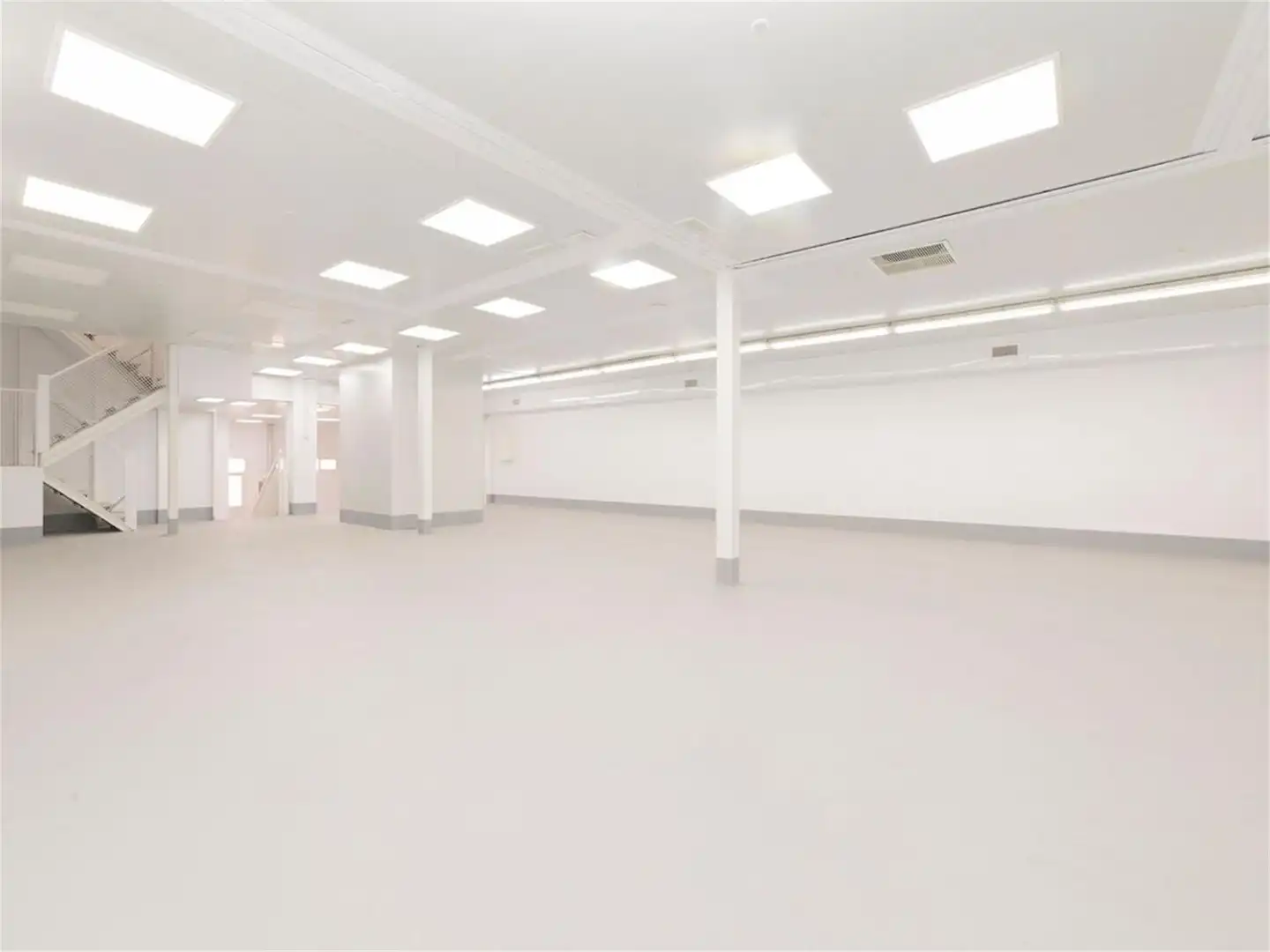 Nau industrial en venda a Calle Valgrande, 10, Zona Industrial Nau industrial en venda en Alcobendas amb Aire condicionat, Calefacció i Parquet