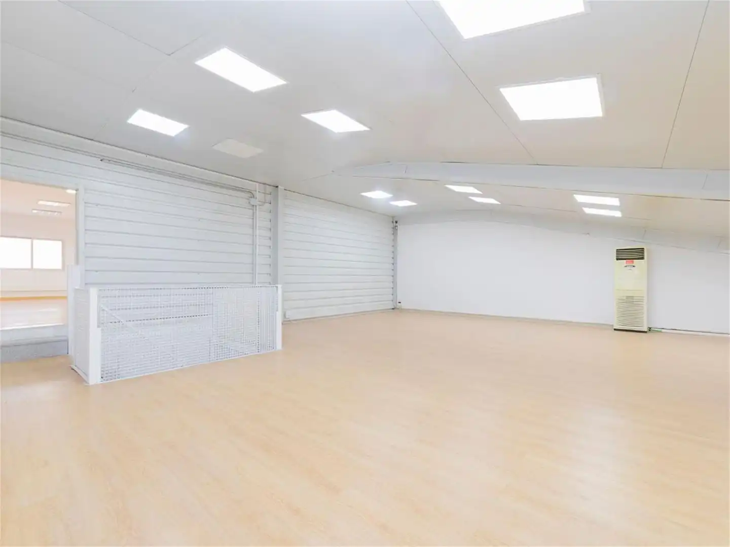 Nau industrial en venda a Calle Valgrande, 10, Zona Industrial Nau industrial en venda en Alcobendas amb Aire condicionat, Calefacció i Parquet