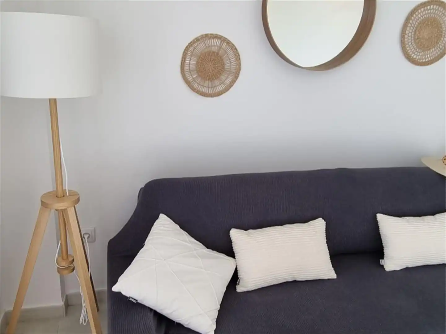 Attic for rent in Calle del Río Altaret, Centro Urbano Living room of Attic for rent in Dénia with Air Conditioner, Heating and Private garden