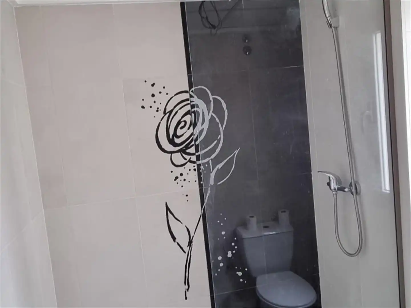 Attic for rent in Calle del Río Altaret, Centro Urbano Bathroom of Attic for rent in Dénia with Air Conditioner, Heating and Private garden