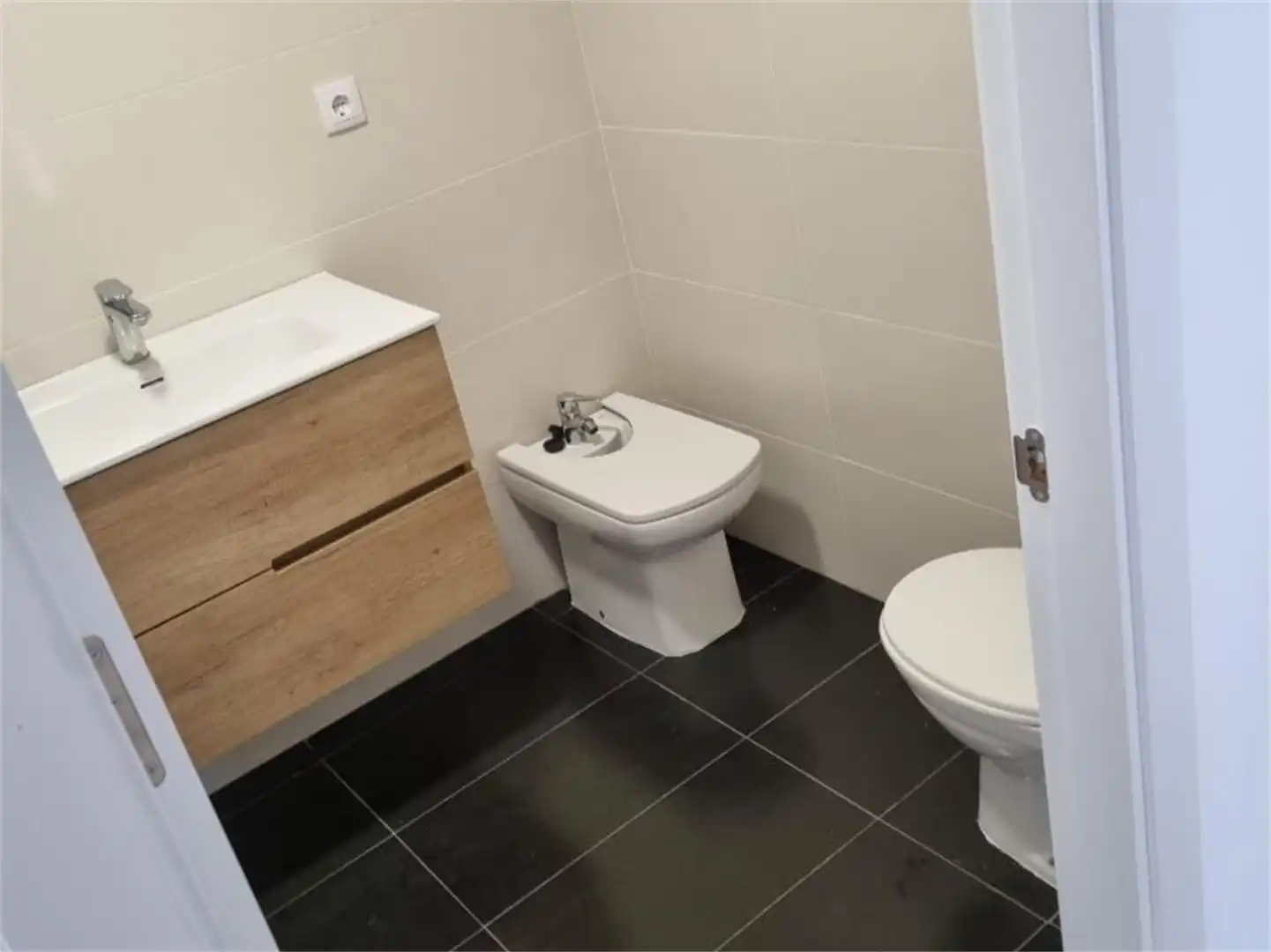 Attic for rent in Calle del Río Altaret, Centro Urbano Bathroom of Attic for rent in Dénia with Air Conditioner, Heating and Private garden