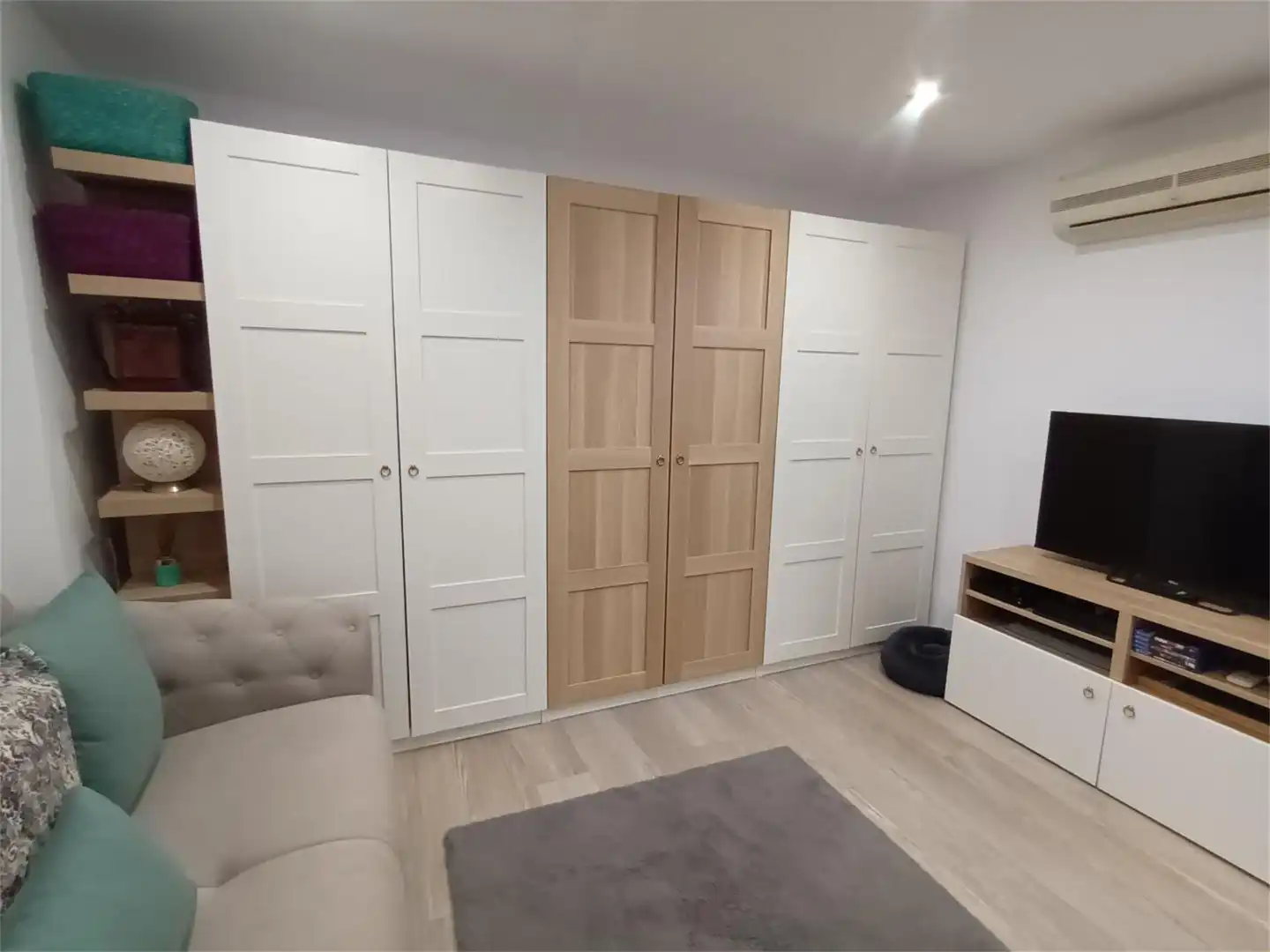 Dormitori de Casa o xalet en venda en Orihuela amb Aire condicionat, Jardí privat i Terrassa