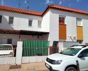 Vista exterior de Pis en venda en Guillena amb Aire condicionat