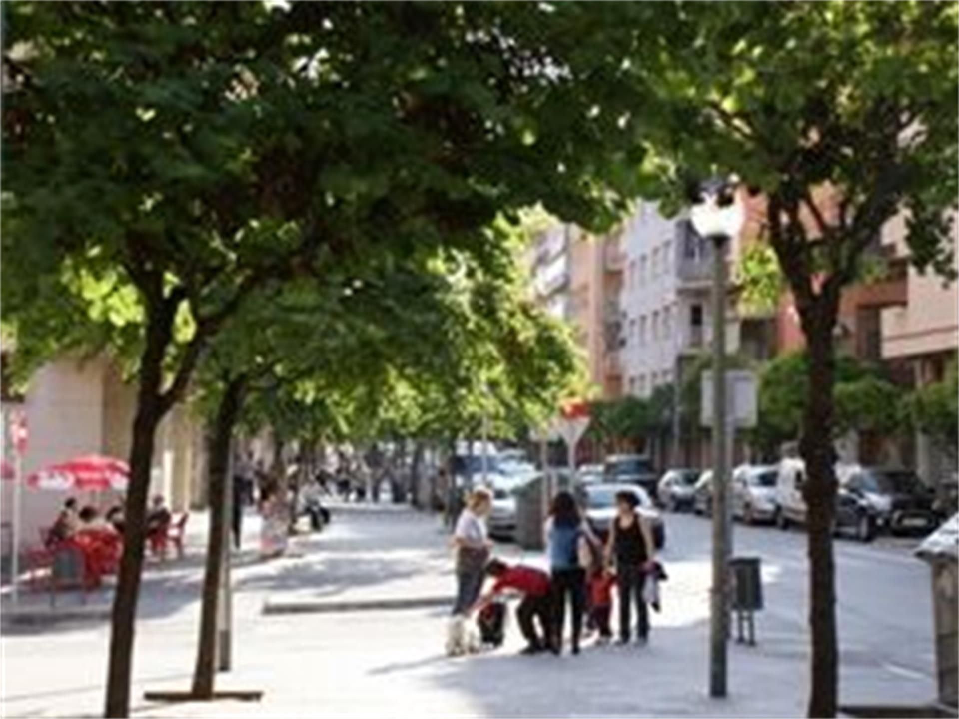 Premises to rent in Carrer de Sant Lluís, 46, Diagonal - Colomeres Exterior view of Premises to rent in Gavà  with Air Conditioner, Heating and Parquet flooring