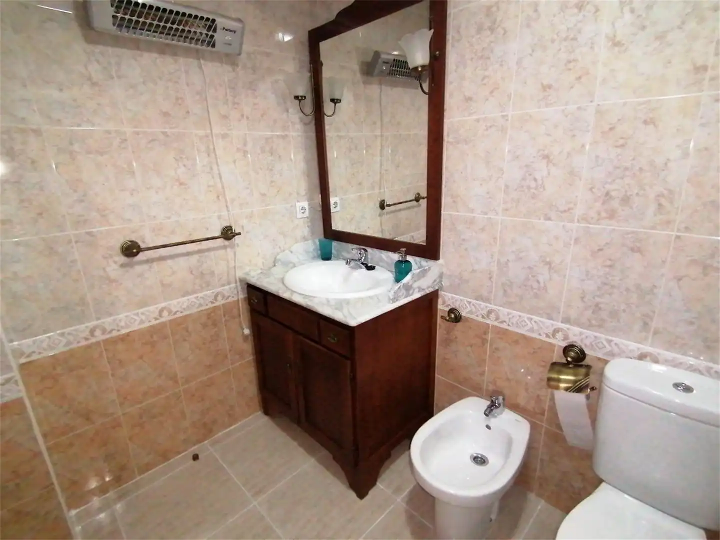 Flat for sale in Calle Federico García Lorca, 43, Castuera Bathroom of Flat for sale in Castuera with Air Conditioner, Oven and Balcony