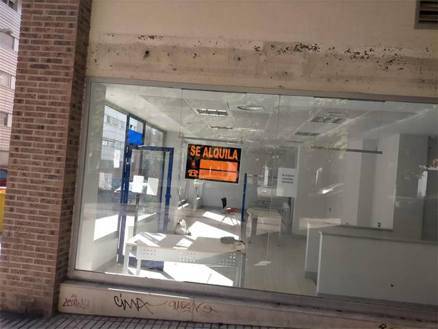 Local comercial en Alquiler en Calle República Checa, 14 en Arcos