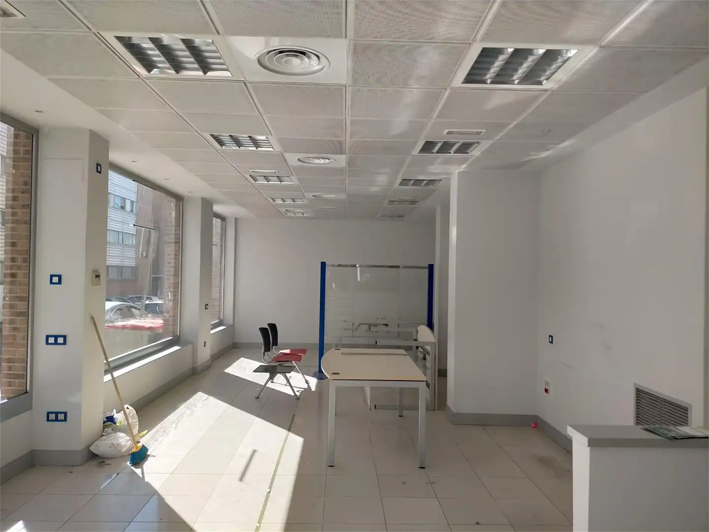 Commercial properties for rent in Calle República Checa, 14, Arcos Commercial properties for rent in Madrid with Air Conditioner and Heating