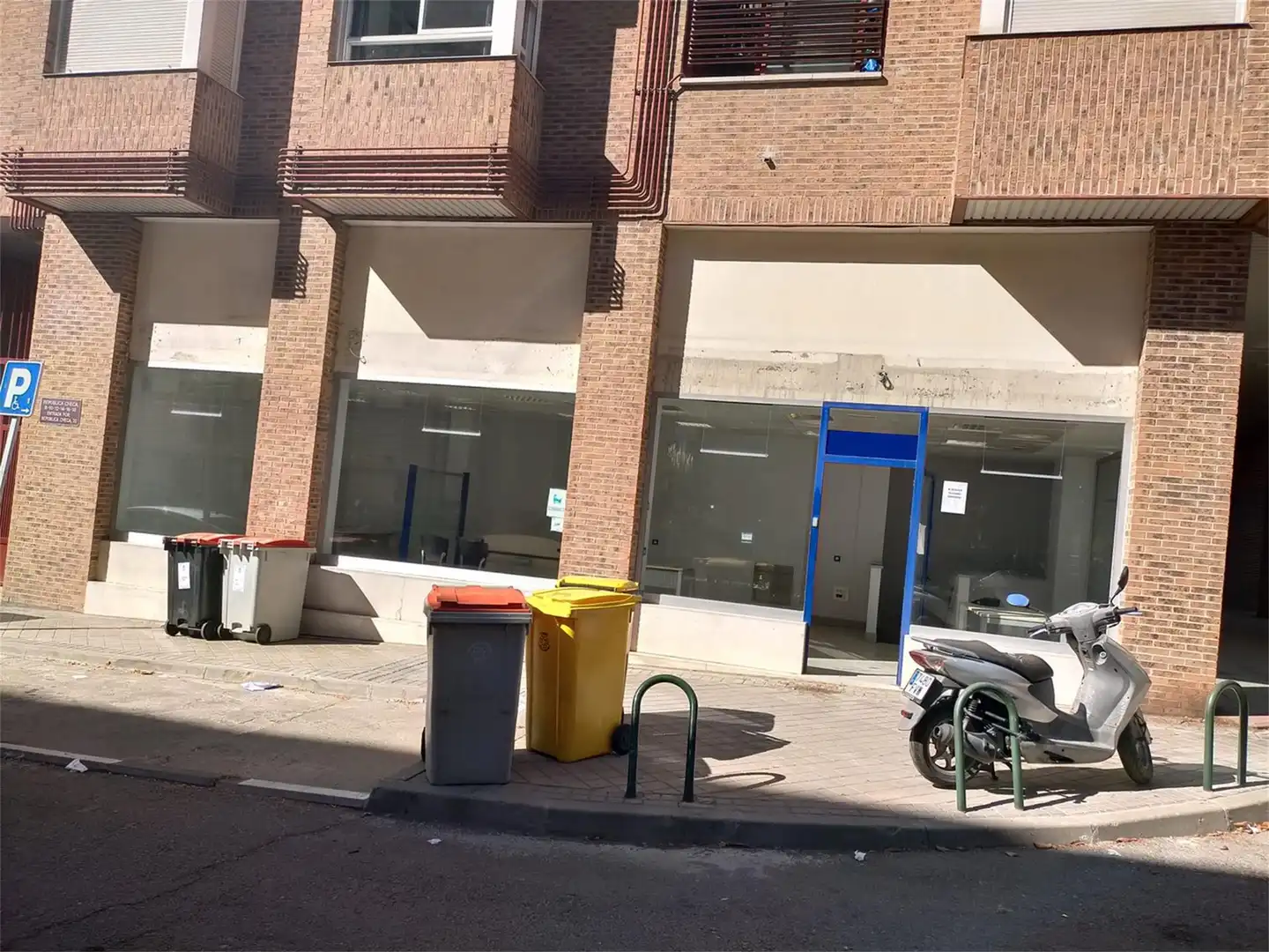 Commercial properties for rent in Calle República Checa, 14, Arcos Commercial properties for rent in Madrid with Air Conditioner and Heating