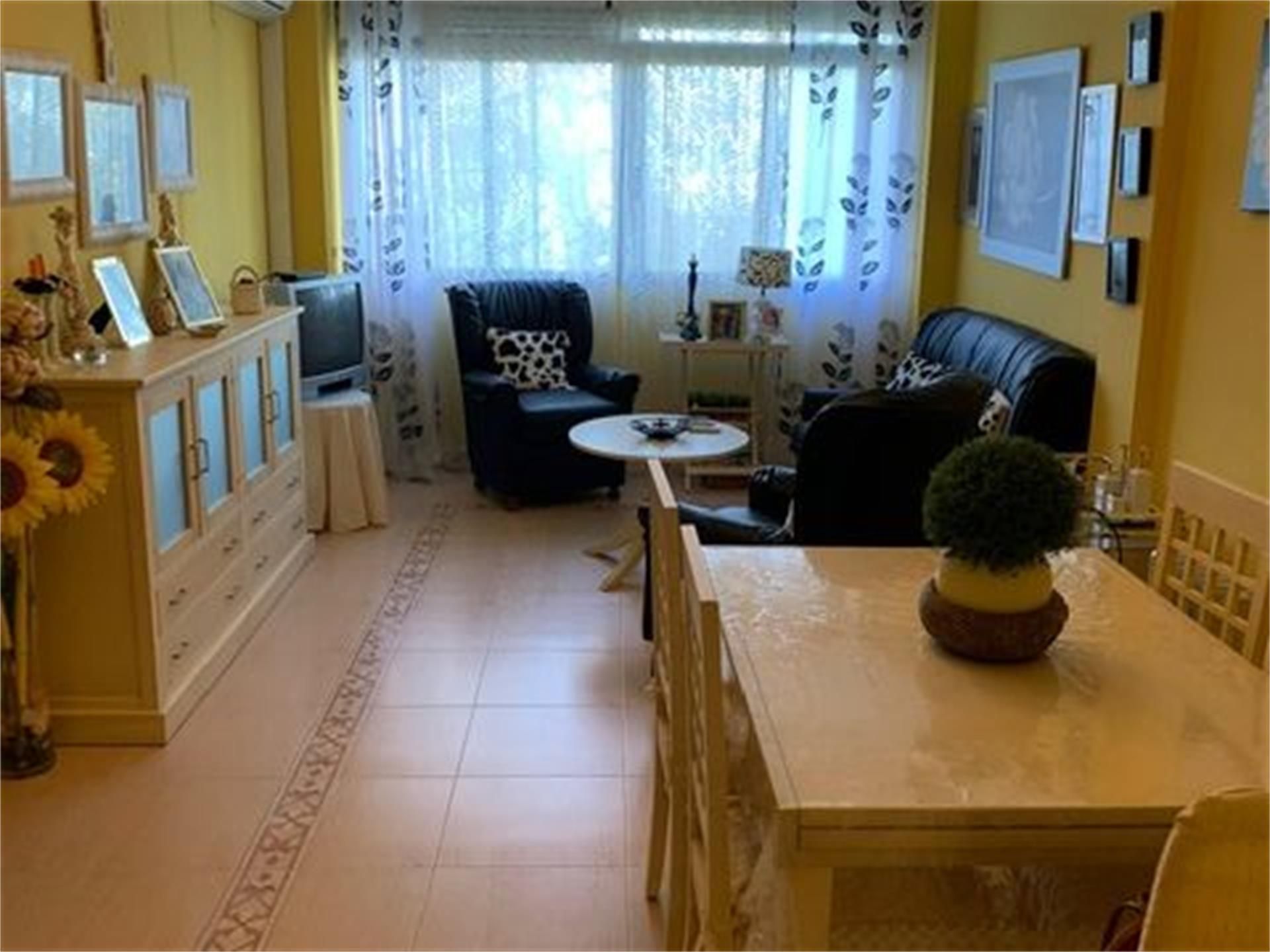 Sala d'estar de Pis en venda en Casar de Cáceres amb Aire condicionat, Calefacció i Jardí privat