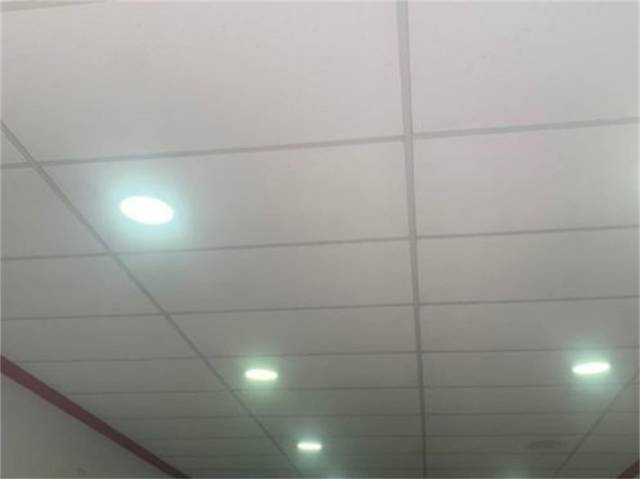 Local comercial en Venta en Carrer Prat de la Riba en Singuerlín