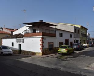 Exterior view of Single-family semi-detached for sale in Majadas  with Air Conditioner, Terrace and Storage room