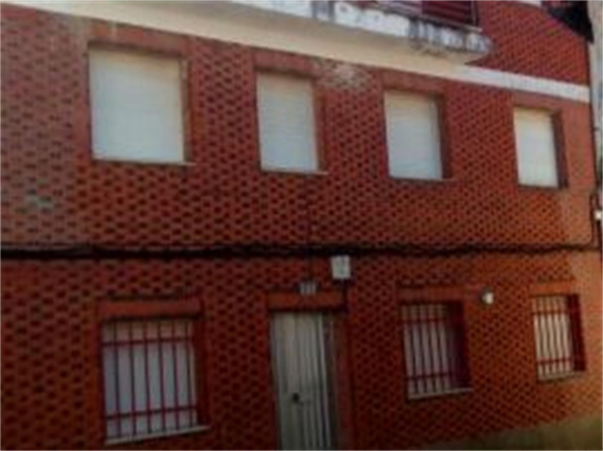 Vista exterior de Pis en venda en Deleitosa amb Moblat i Balcó