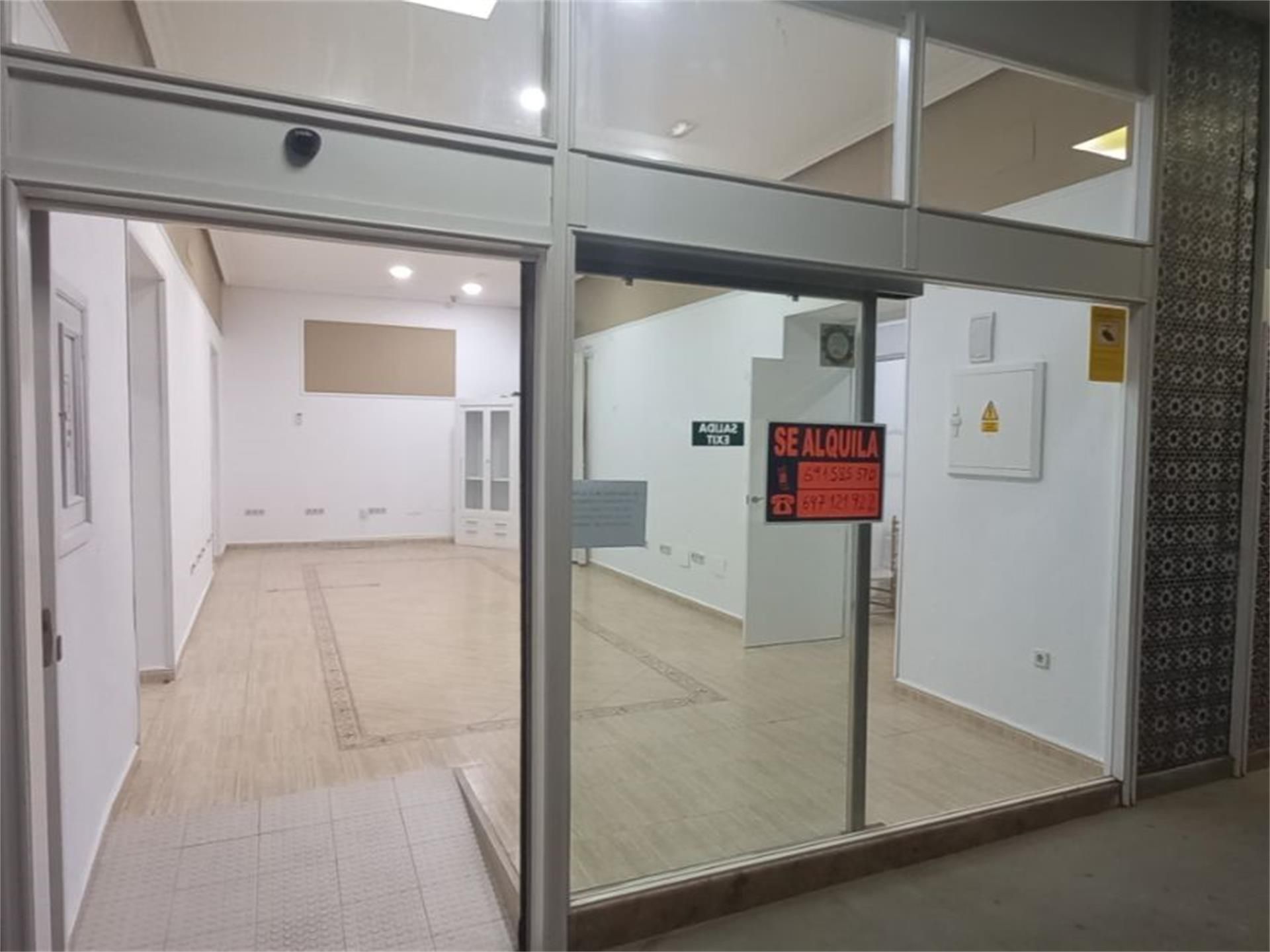 Premises to rent in Marmolejo  with Air Conditioner and Heating