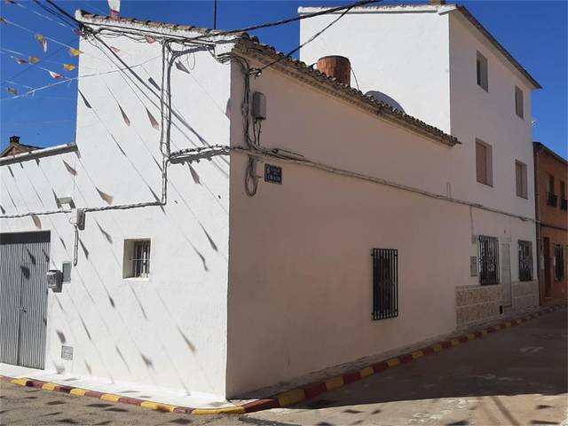 Casa adosada en venta en calle valencia de villart