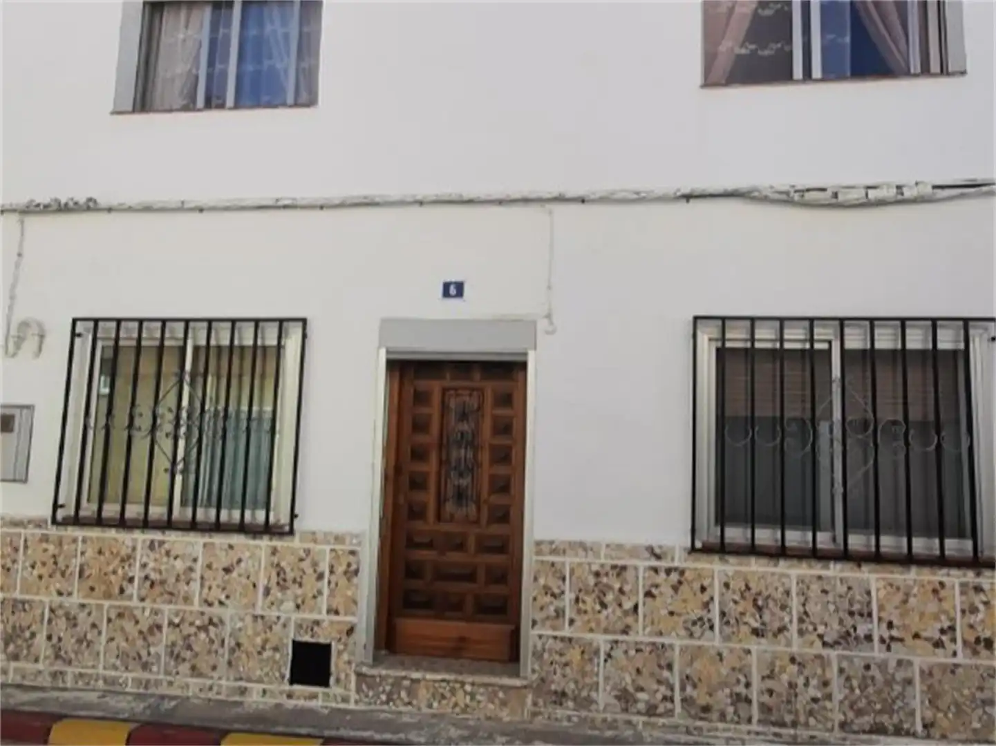 Casa adosada en venda a Calle Valencia, Villarta Vista exterior de Casa adosada en venda en Villarta amb Calefacció i Terrassa