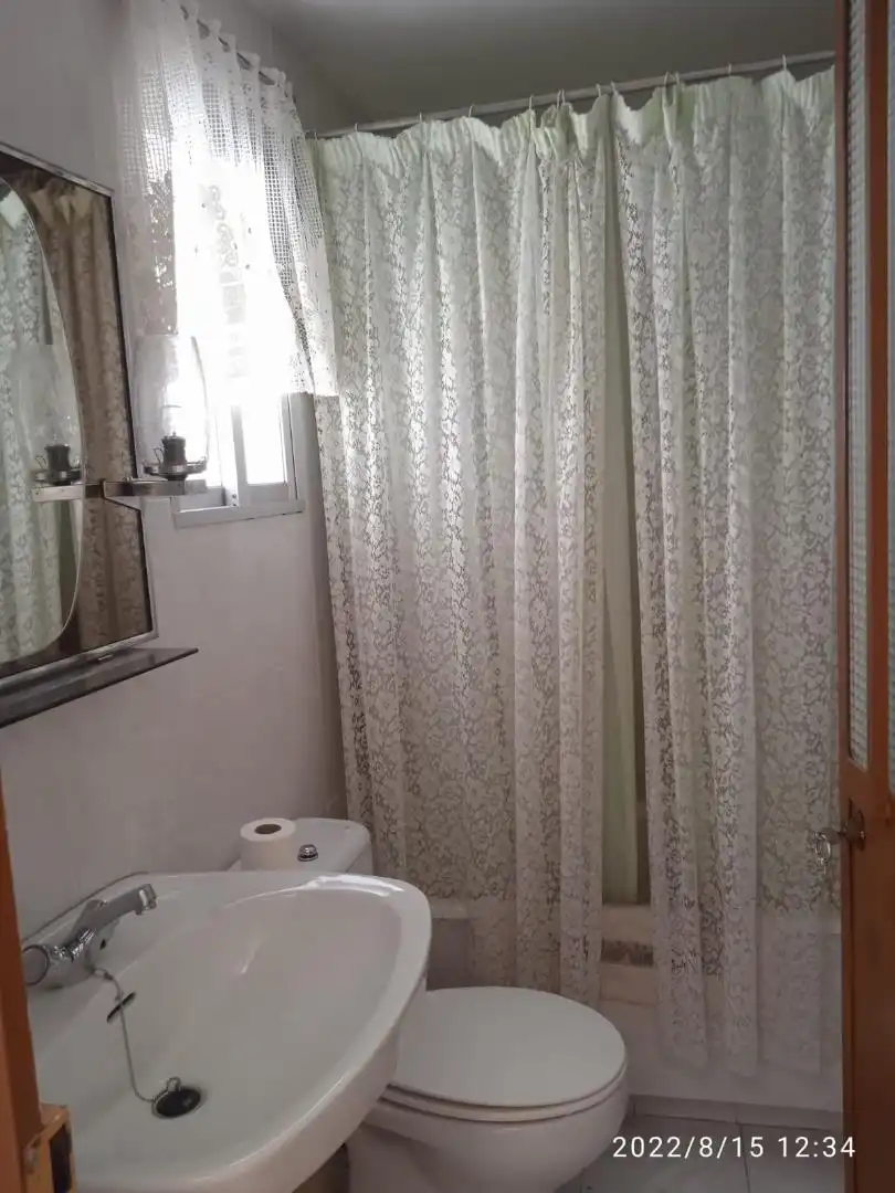 Casa adosada en venta en Calle Manuel Quintanilla, 8, Fuencaliente Baño de Casa adosada en venta en Fuencaliente con Terraza, Trastero y Amueblado