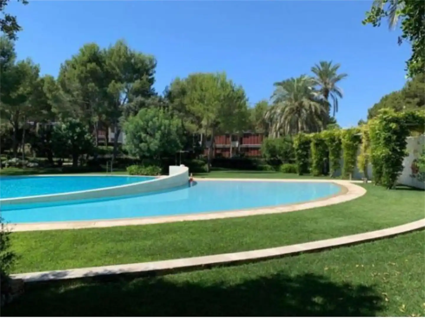 Dachboden zur Miete in Avinguda Rossegada, 18, Portals Nous Schwimmbecken von Dachboden zur Miete in Calvià mit Klimaanlage, Privatgarten und Terrasse