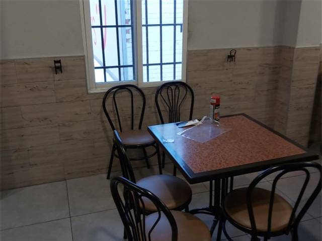 Local comercial en Venta en Avenida Reyes Católicos en Reyes Católicos