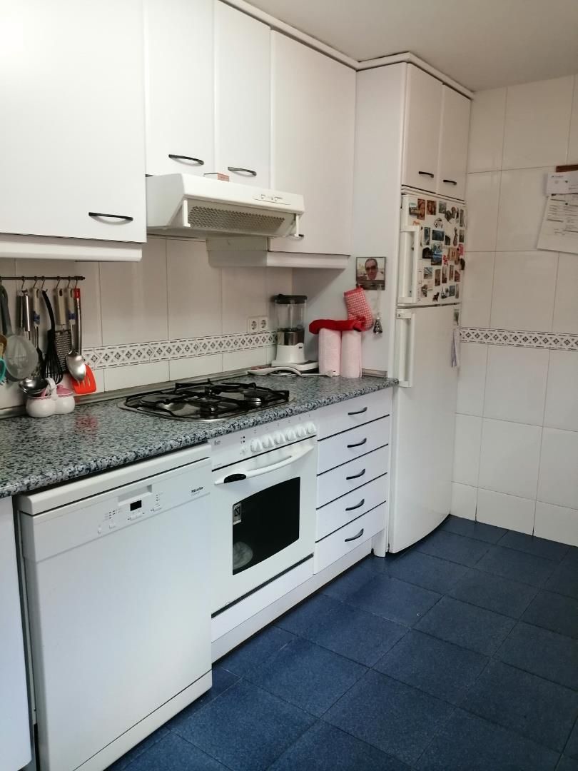 Cuina de Casa o xalet en venda en San Fernando de Henares amb Aire condicionat, Terrassa i Balcó