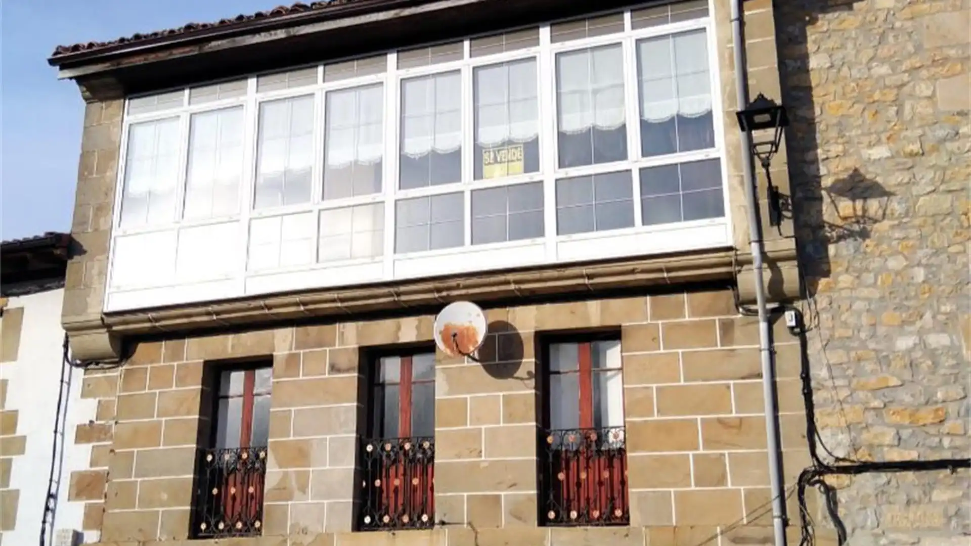 Außenansicht von Wohnung zum Verkauf in Valle de Valdebezana mit Heizung, Privatgarten und Abstellraum