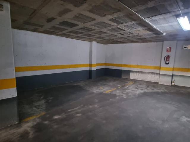 Garaje en Alquiler en Calle Médico Luis Peralta en Juzgados - La Feria