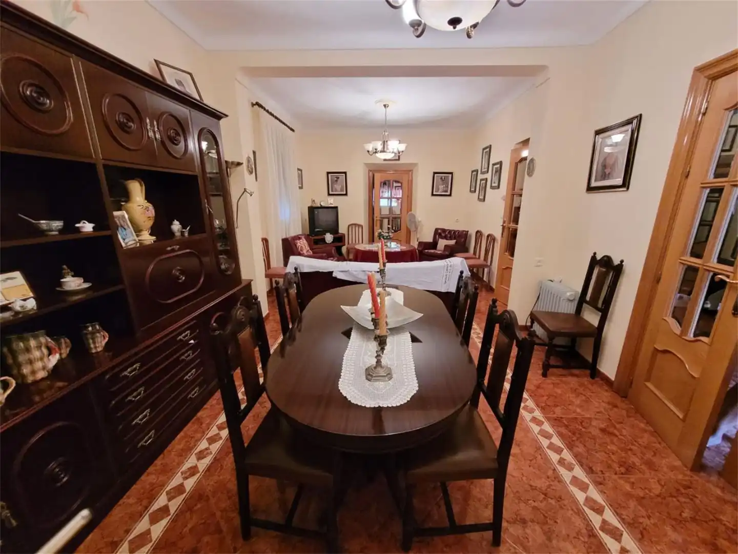 Casa adosada en venta en Calle Huertas, Cabra del Santo Cristo Comedor de Casa adosada en venta en Cabra del Santo Cristo con Jardín privado