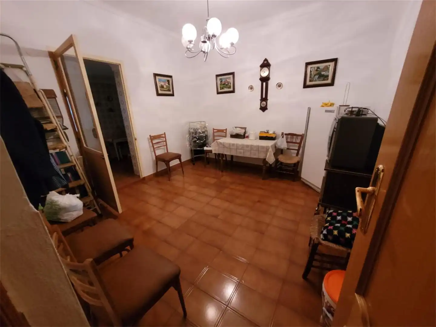 Casa adosada en venta en Calle Huertas, Cabra del Santo Cristo Comedor de Casa adosada en venta en Cabra del Santo Cristo con Jardín privado